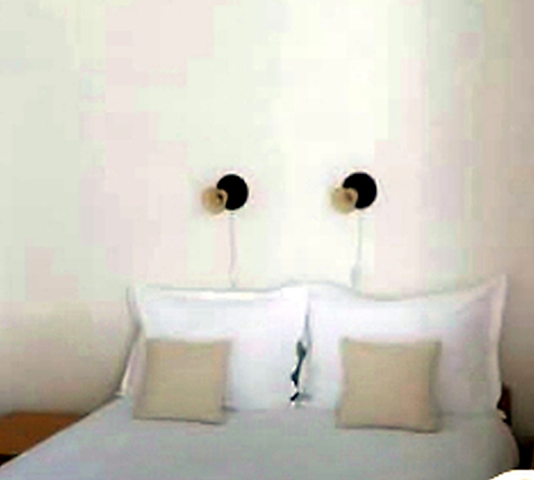 twin beds white