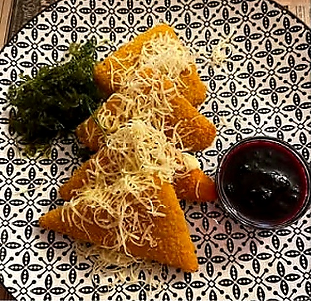 food cheese crescents